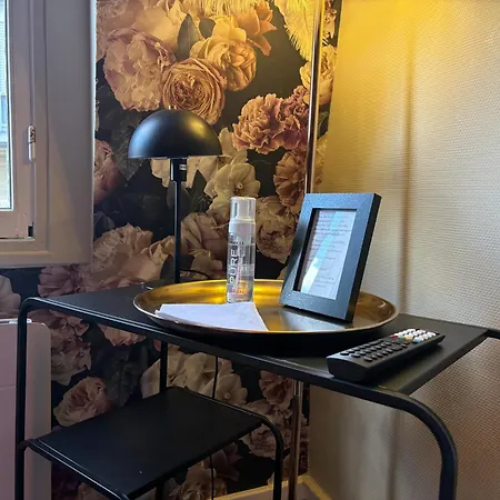 La Parisienne Coquine And Plaisir - * Труа