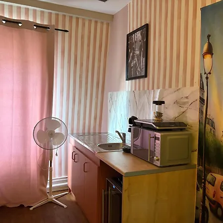 La Parisienne Coquine And Plaisir - Труа